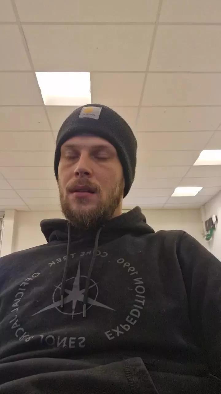 Dirtydick95 on Cam4 