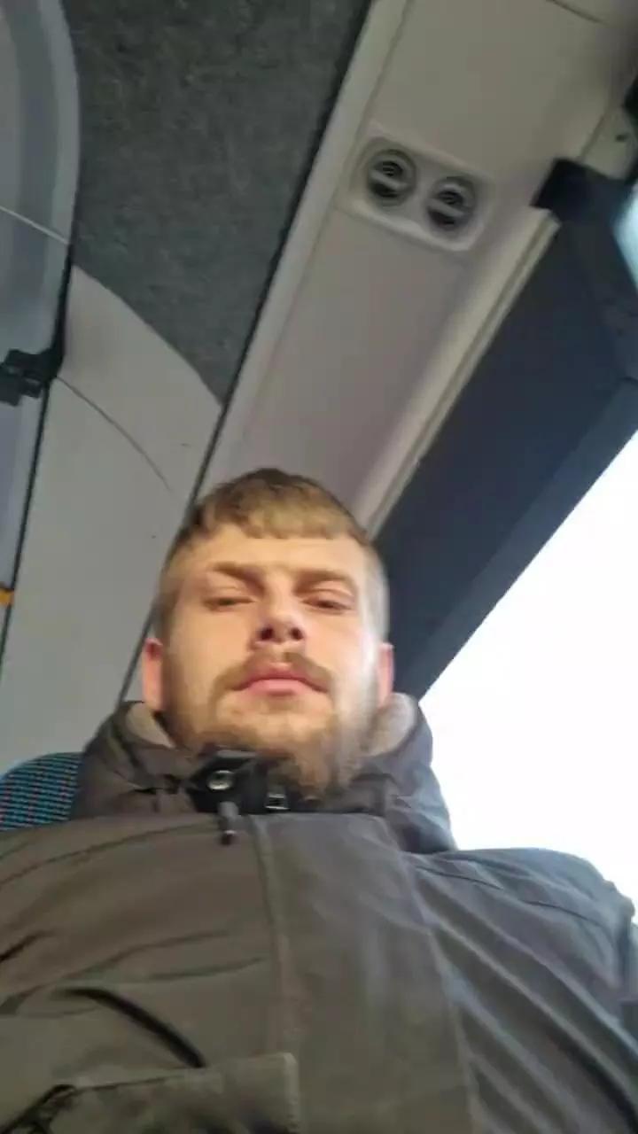 Dirtydick95 on Cam4 