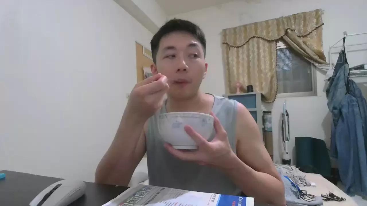 egg019763 on Cam4 