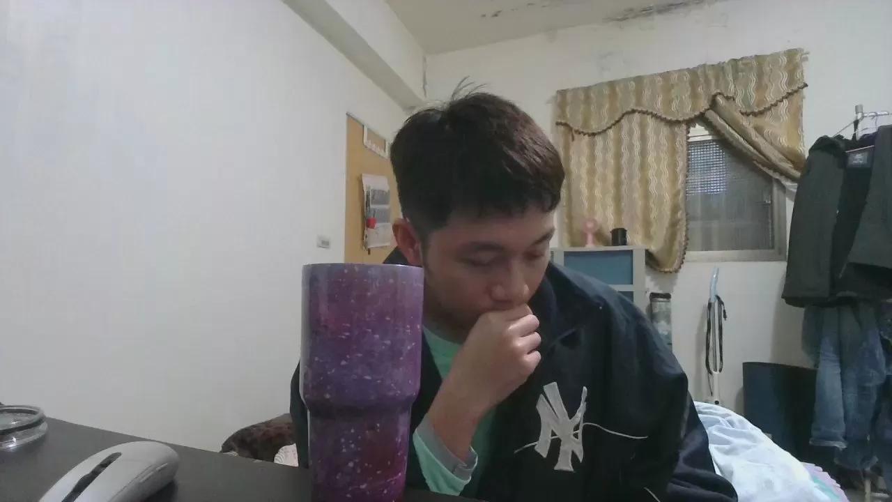 egg019763 on Cam4 