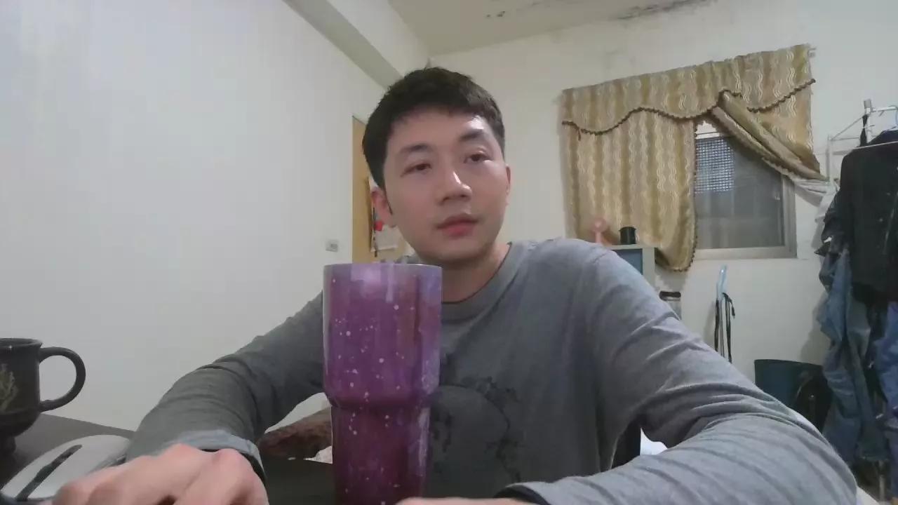egg019763 on Cam4 