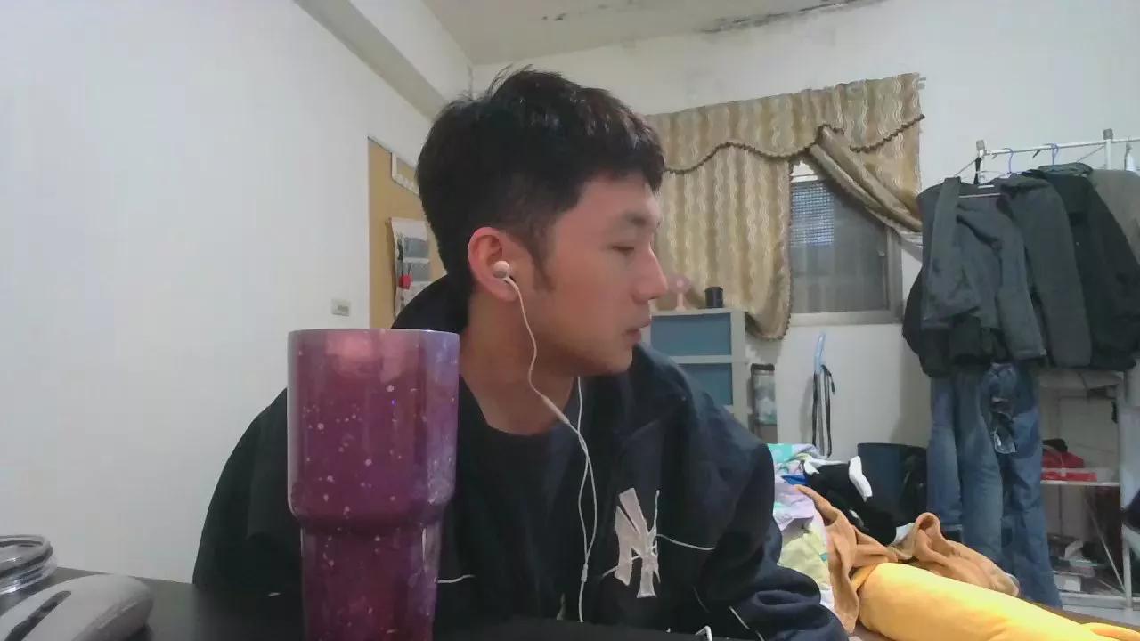 egg019763 on Cam4 