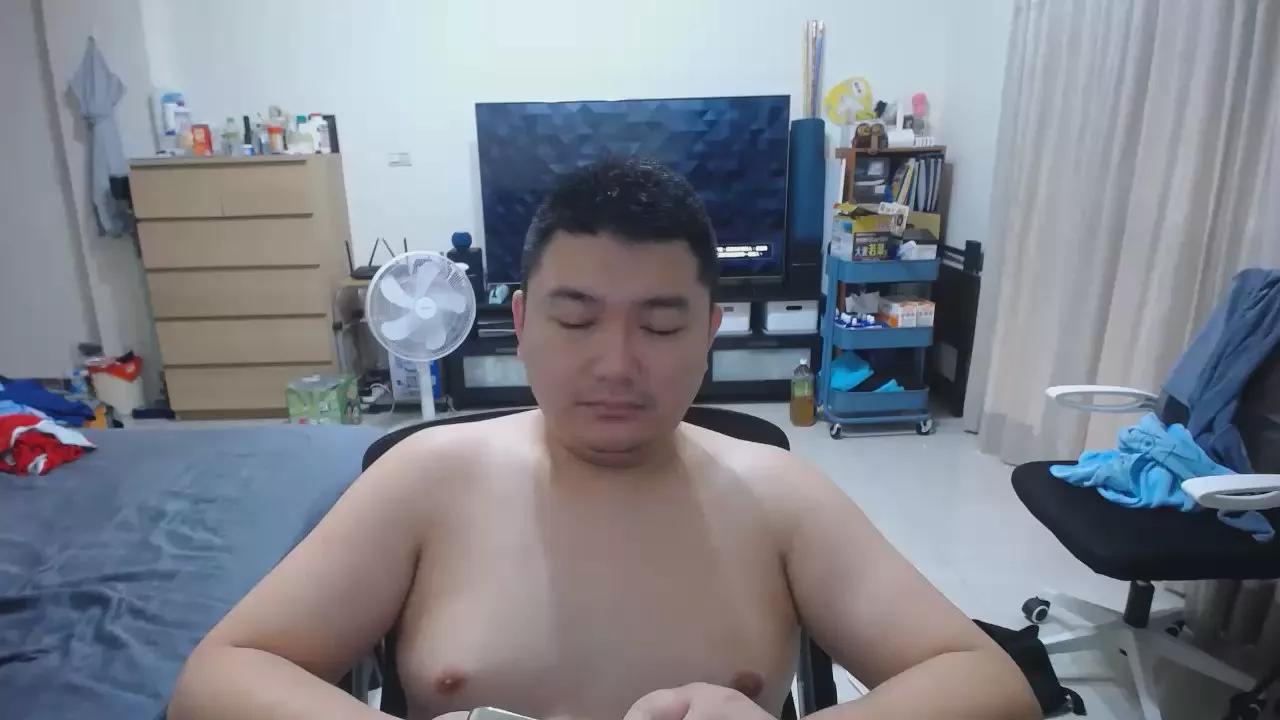 exposeddog on Cam4 