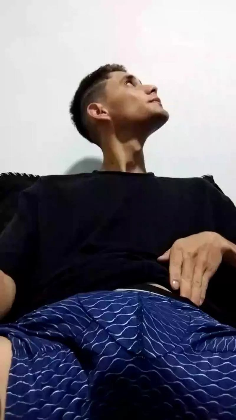 Offline Flaco20x on Cam4