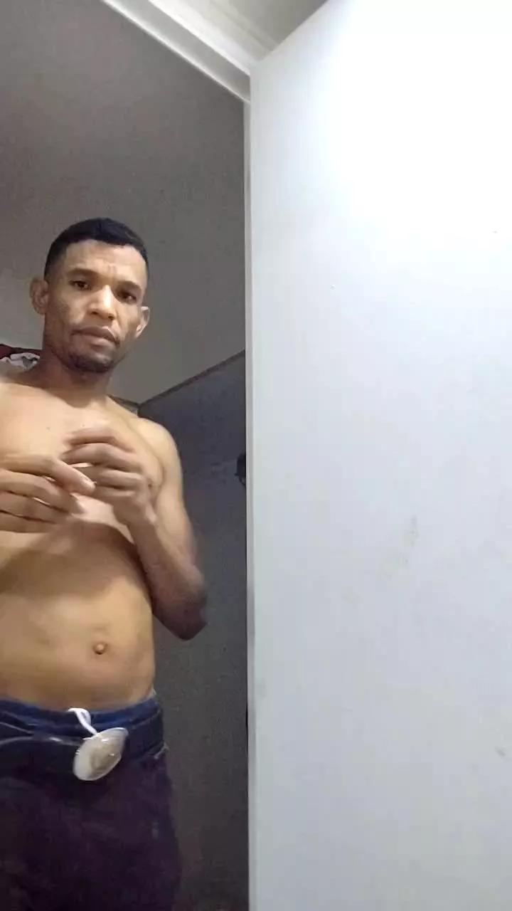 Francopolo23xxl on Cam4 