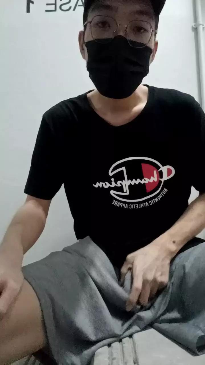 FunwmboG on Cam4 
