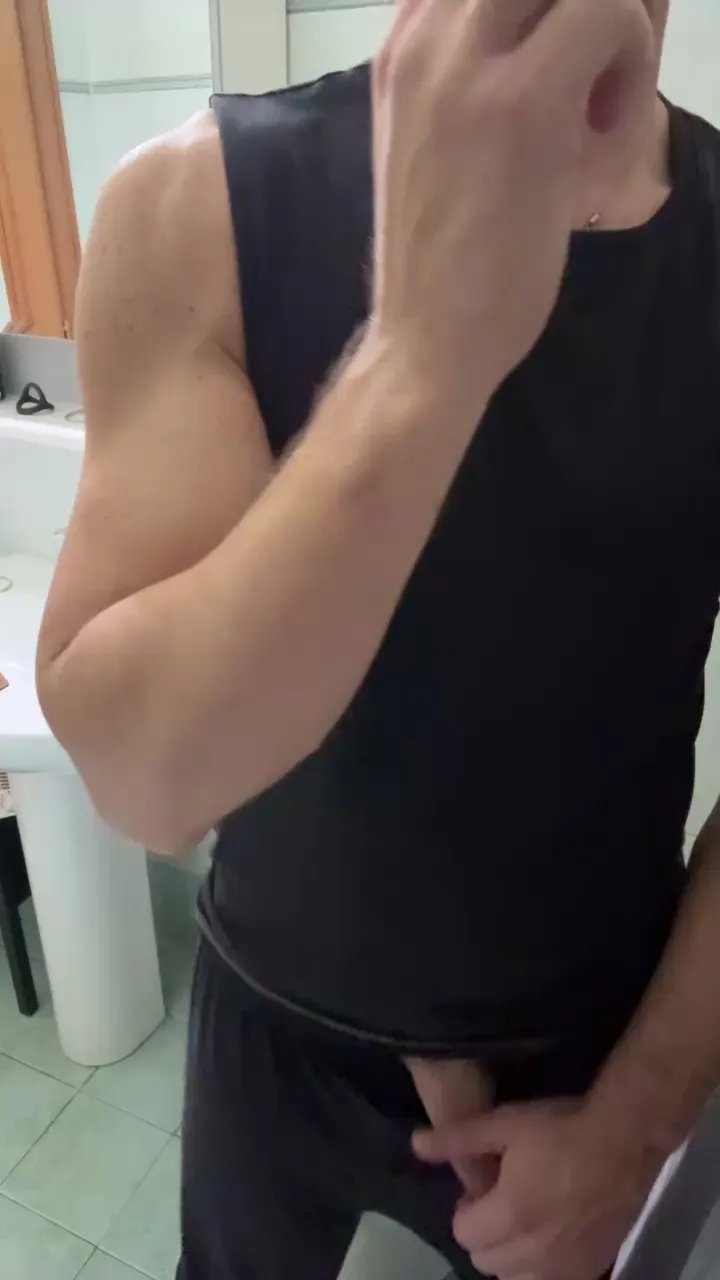 Offline giovan2020 on Cam4