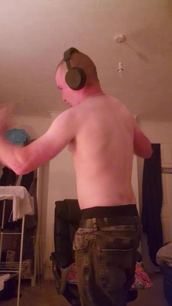 GTRUK on Cam4 