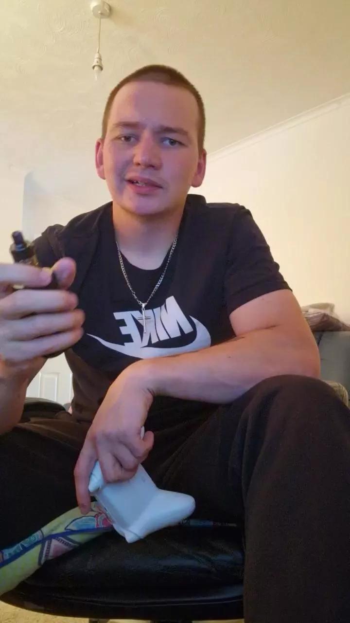 GTRUK on Cam4 