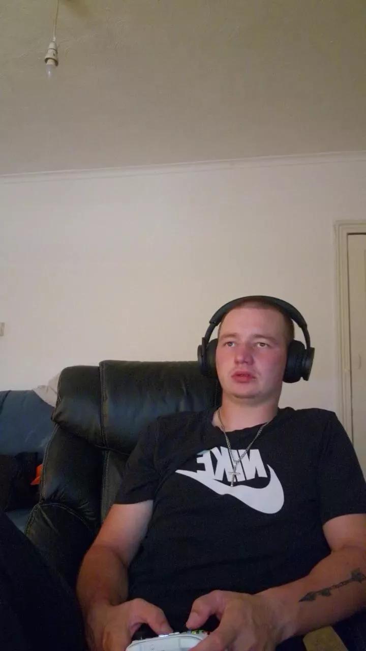 GTRUK on Cam4 