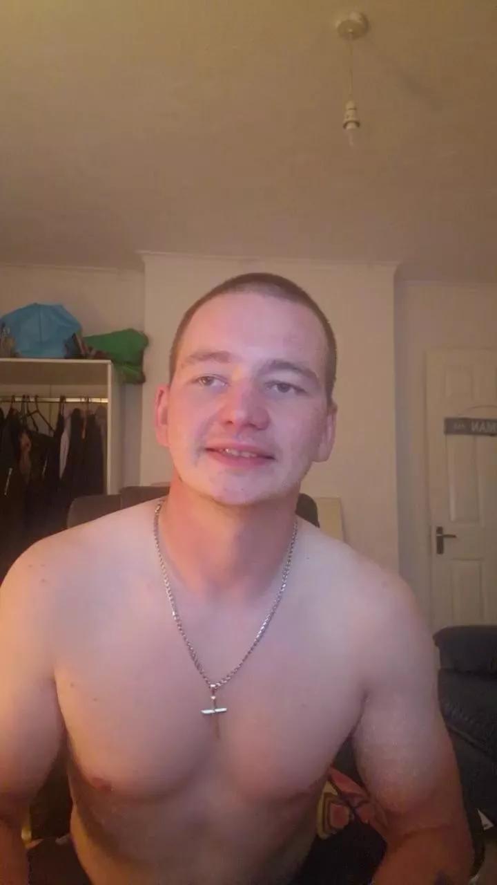GTRUK on Cam4 