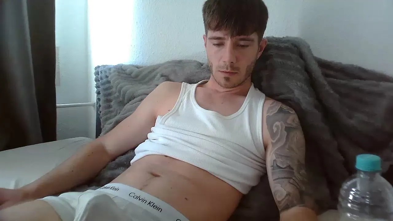 Offline GuyFromNextDoor on Cam4