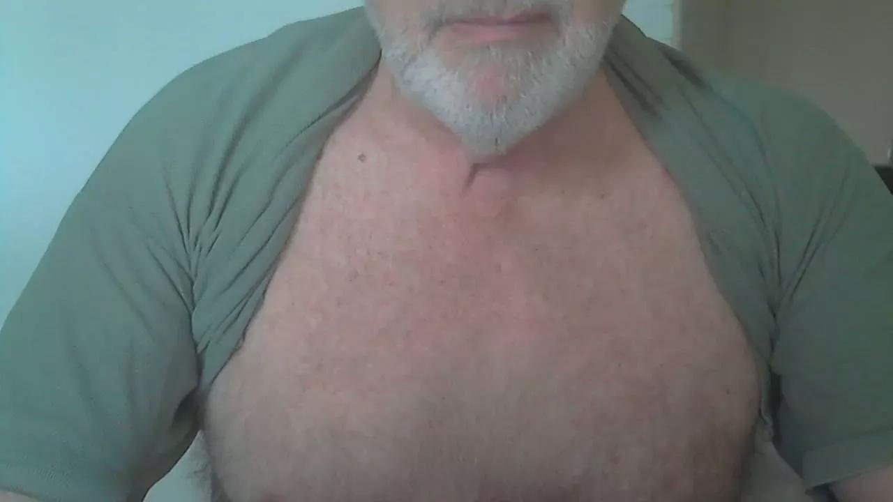 hairybull on Cam4 