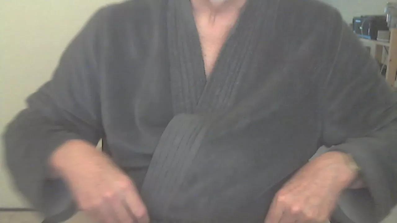 hairybull on Cam4 