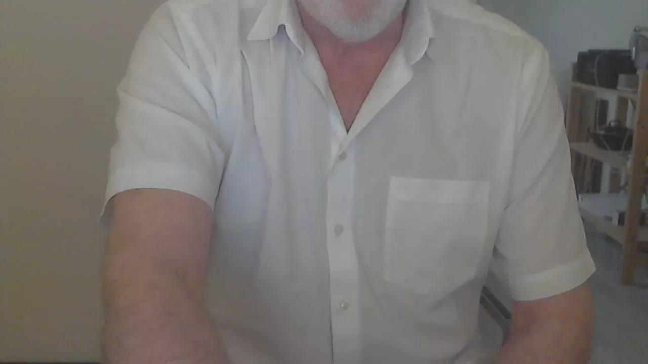 hairybull on Cam4 