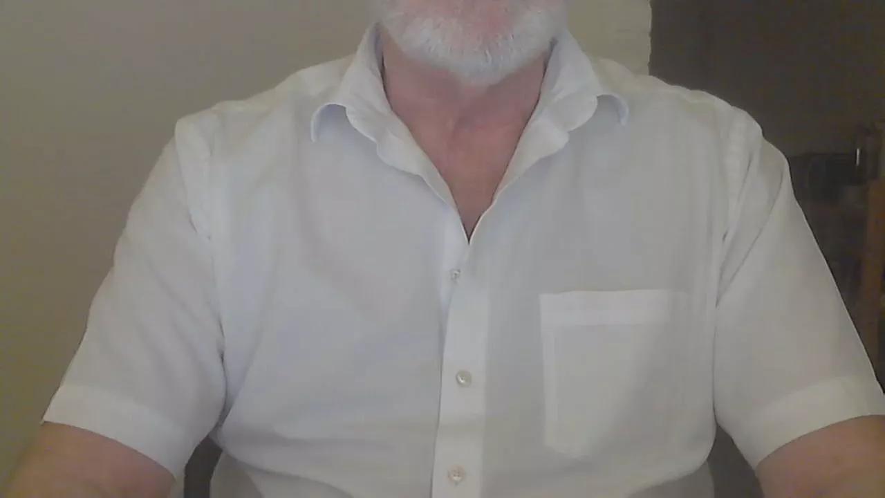 hairybull on Cam4 