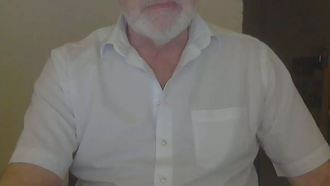 hairybull on Cam4 