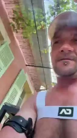 HairyGuy06 on Cam4 