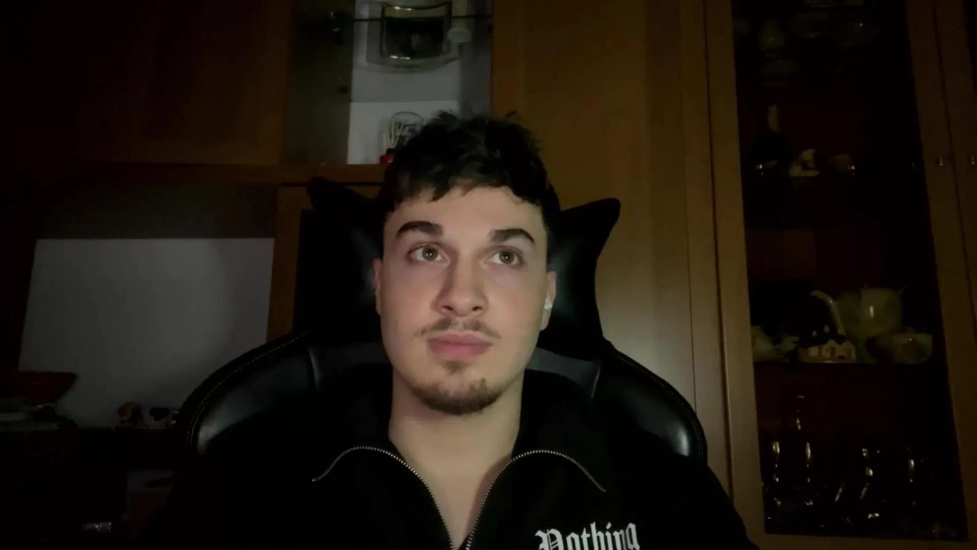 Hank_04 on Cam4 