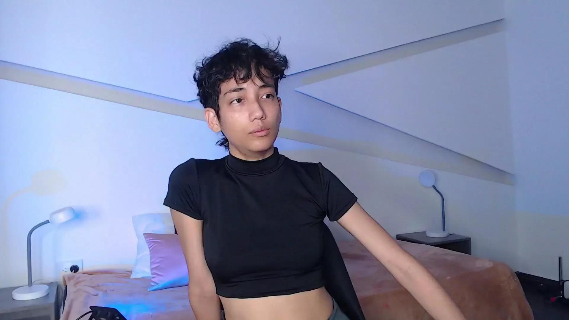 Hotlittlekitty1 on Cam4 