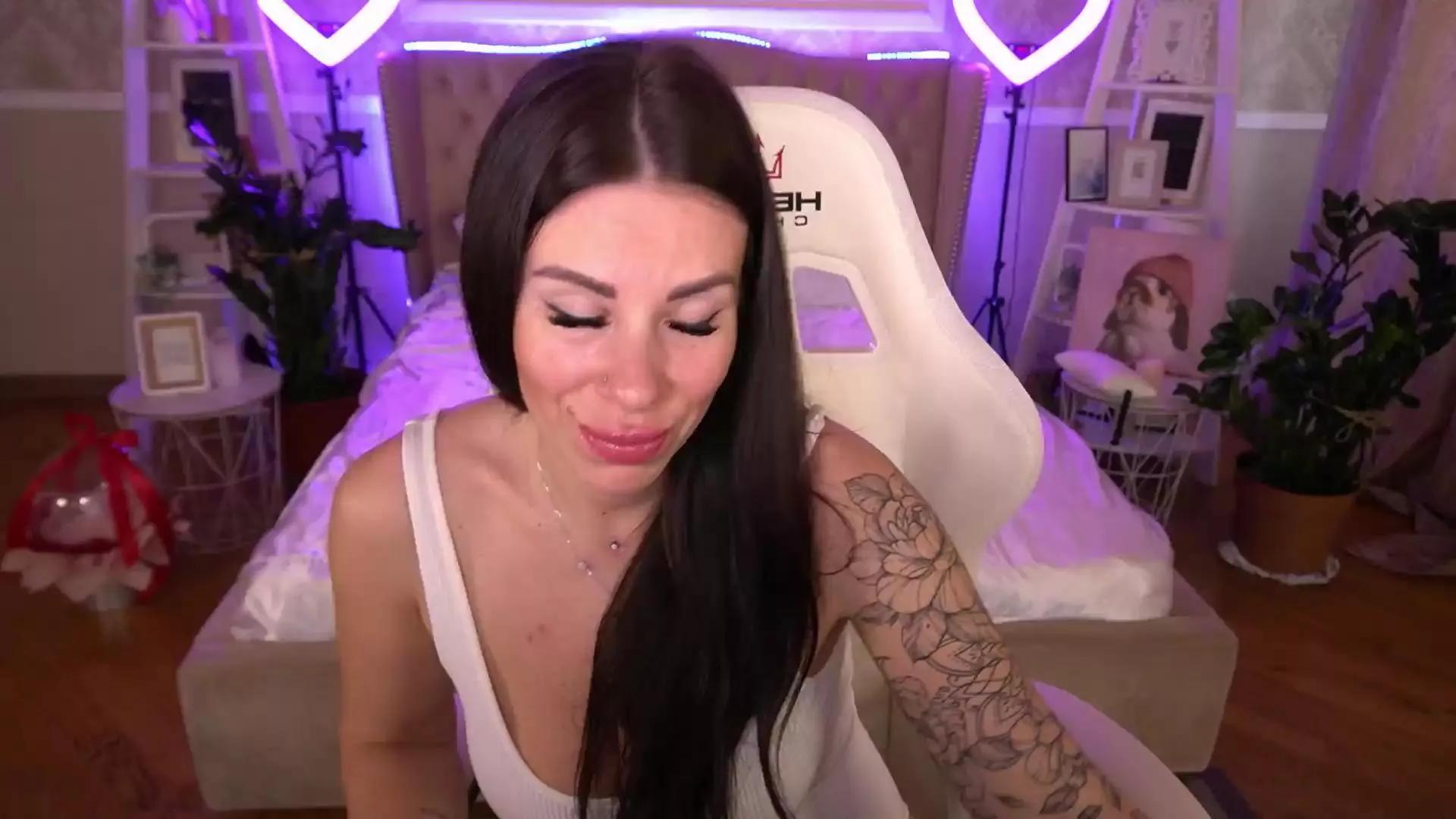 IsabellaFoxyy on Cam4 