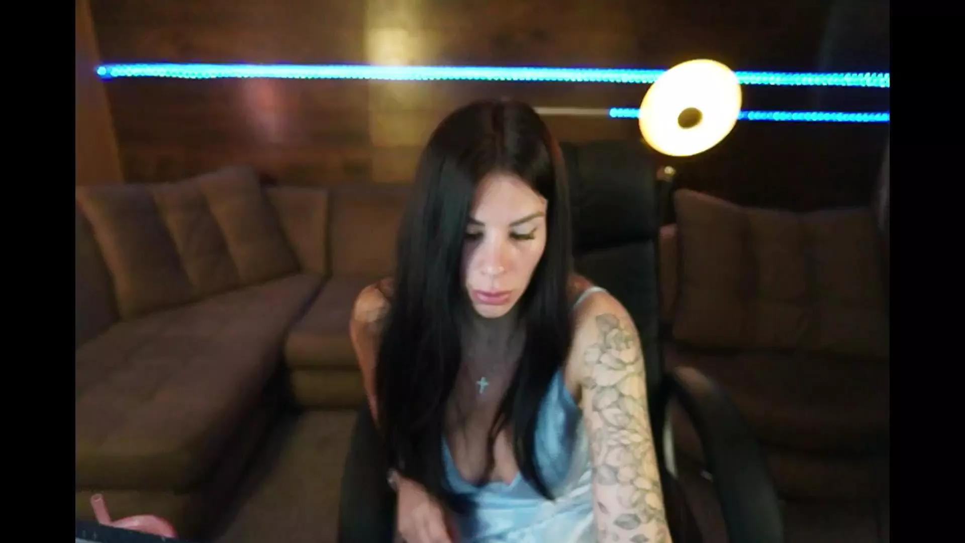 IsabellaFoxyy on Cam4 