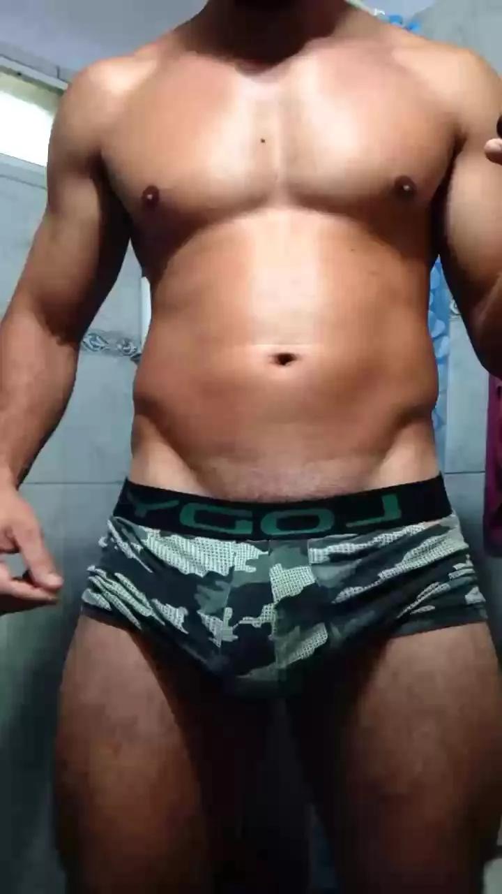 Javii75 on Cam4 