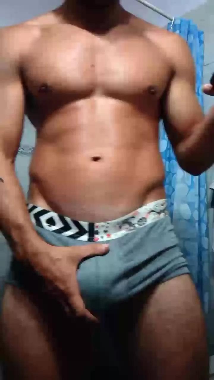 Javii75 on Cam4 