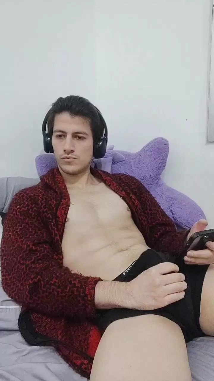 Offline Jchrz on Cam4