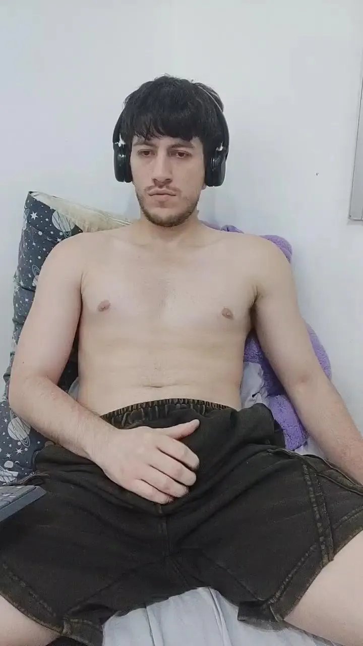 Offline Jchrz on Cam4