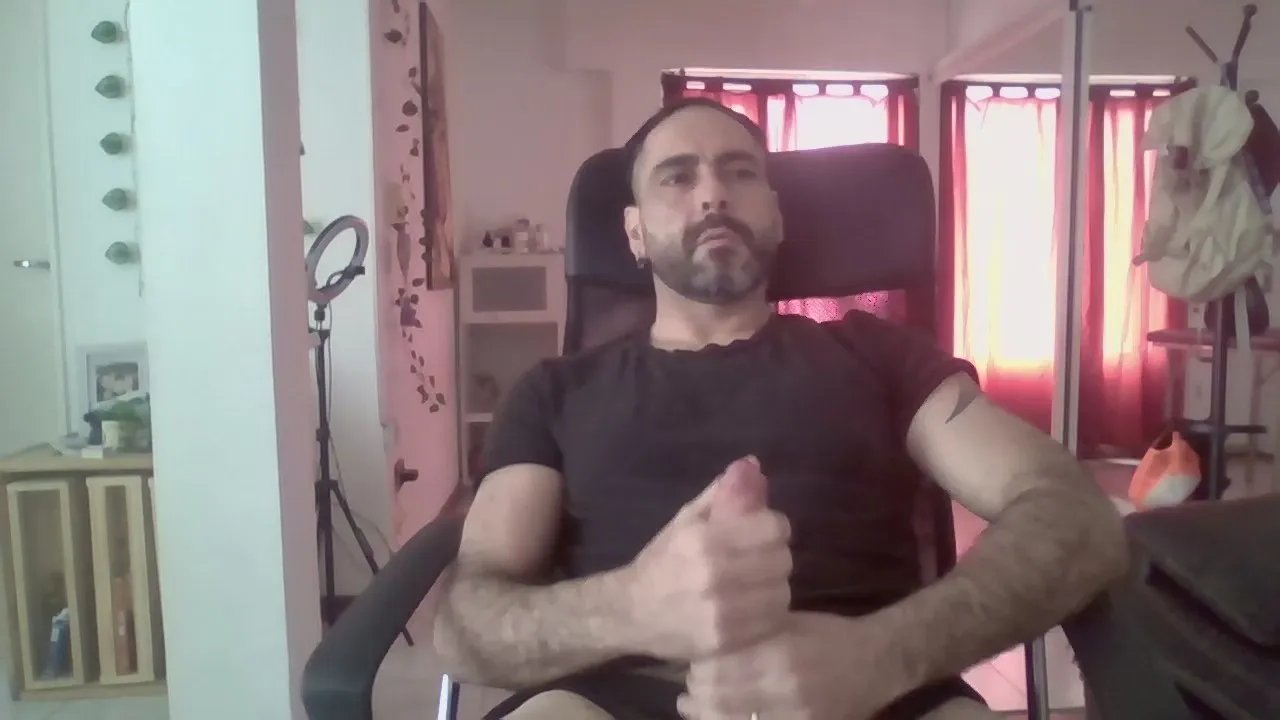 Offline josebanan on Cam4