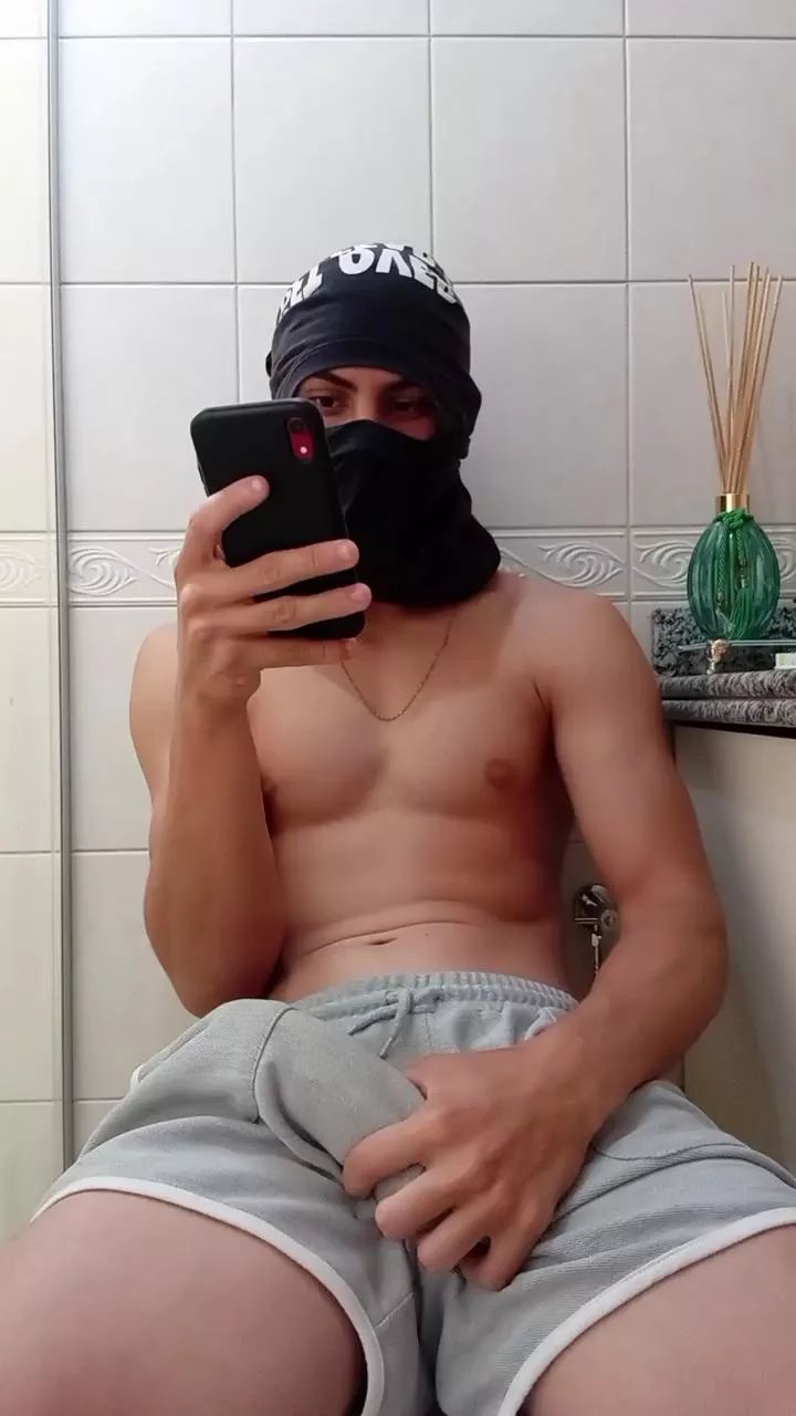 Offline jotarj5 on Cam4