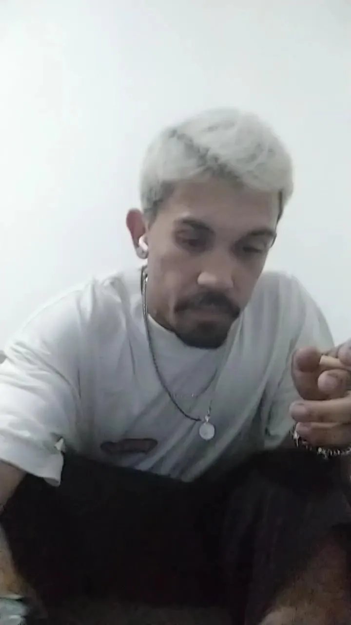 Offline Jovemcwbjlle on Cam4