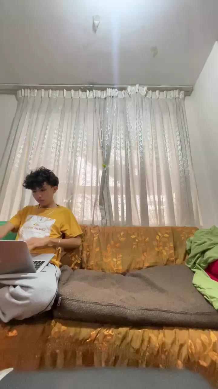 Kaiker_twink on Cam4 