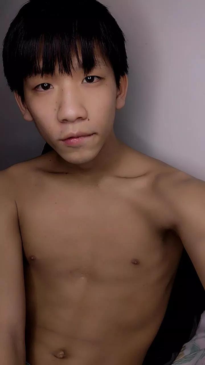 Kaiker_twink on Cam4 