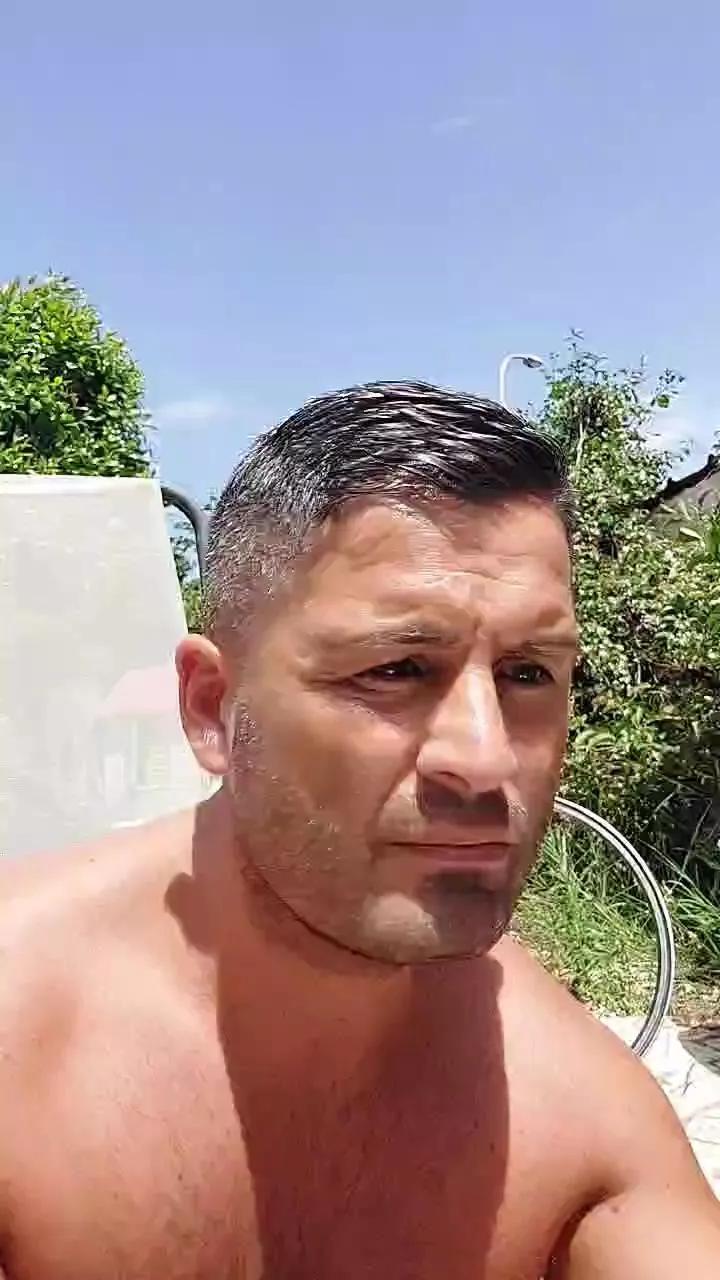 Kingbull1900 on Cam4 