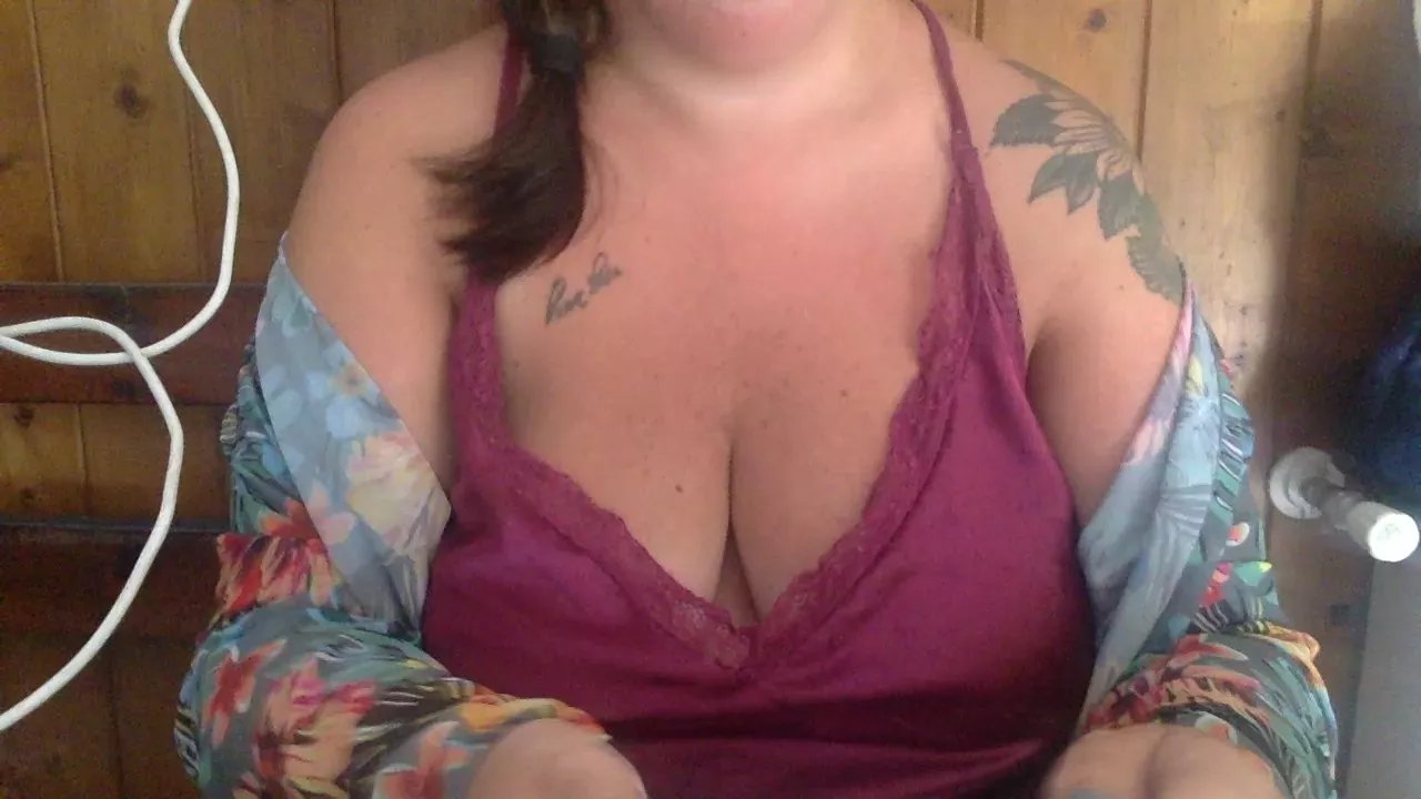 Offline LaReginaNera on Cam4