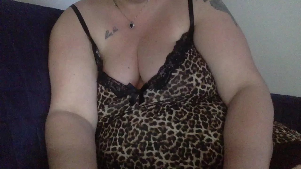 Offline LaReginaNera on Cam4