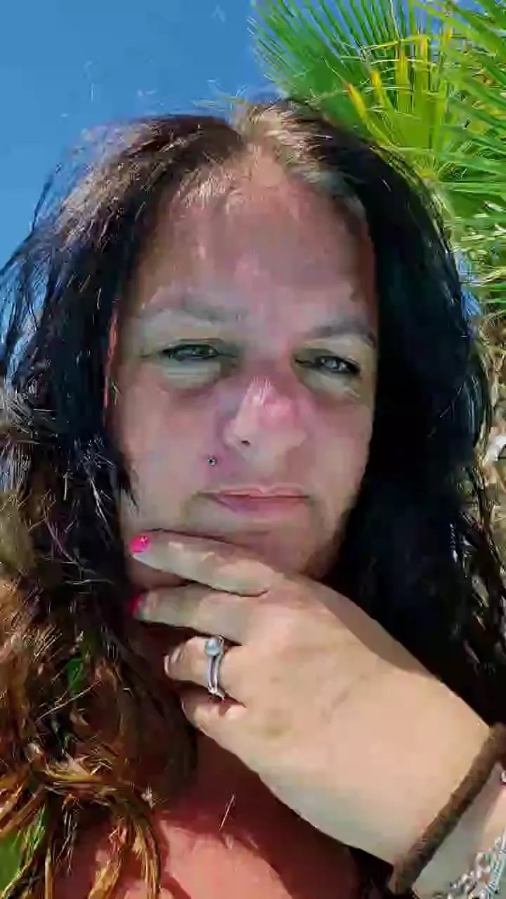 Offline LaReginaNera on Cam4