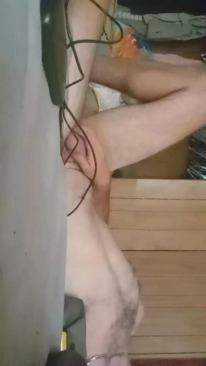 Littleguy25 on Cam4 