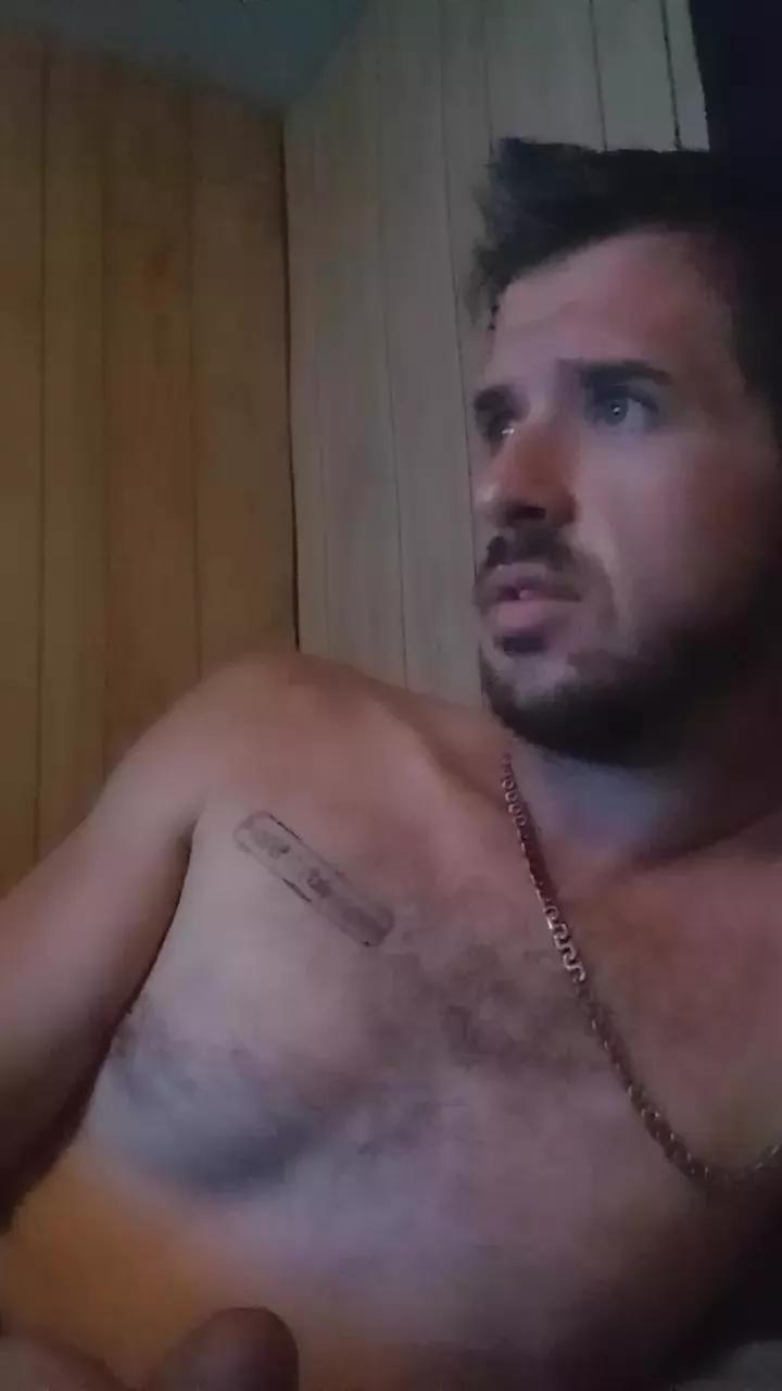 Littleguy25 on Cam4 