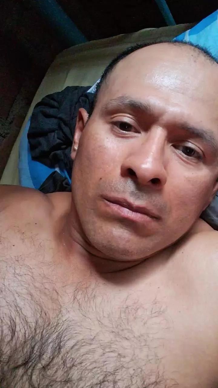 Lobogym39 on Cam4 