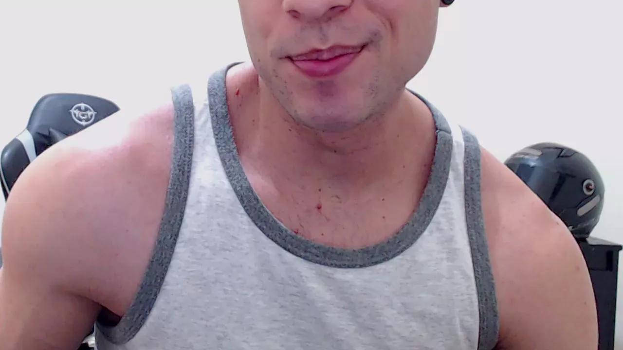 Lorenzoprive on Cam4 