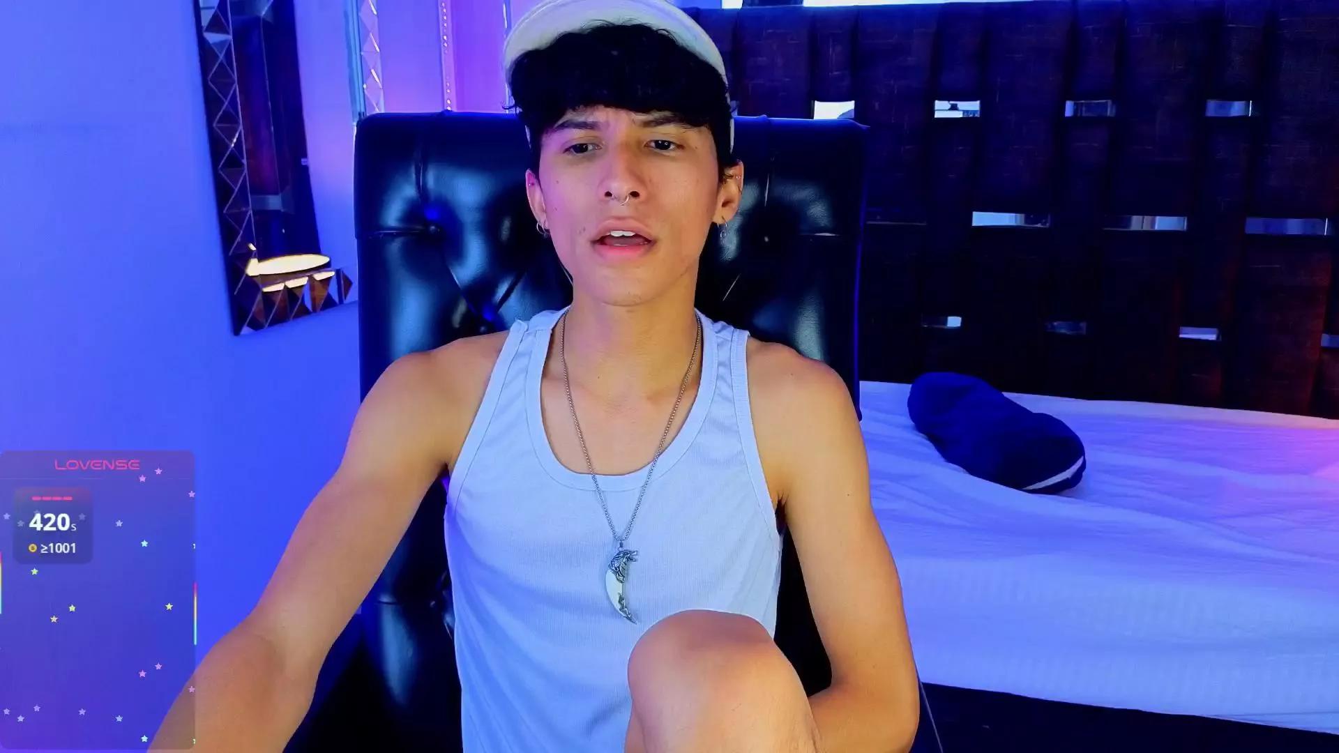 LouiRouse on Cam4 