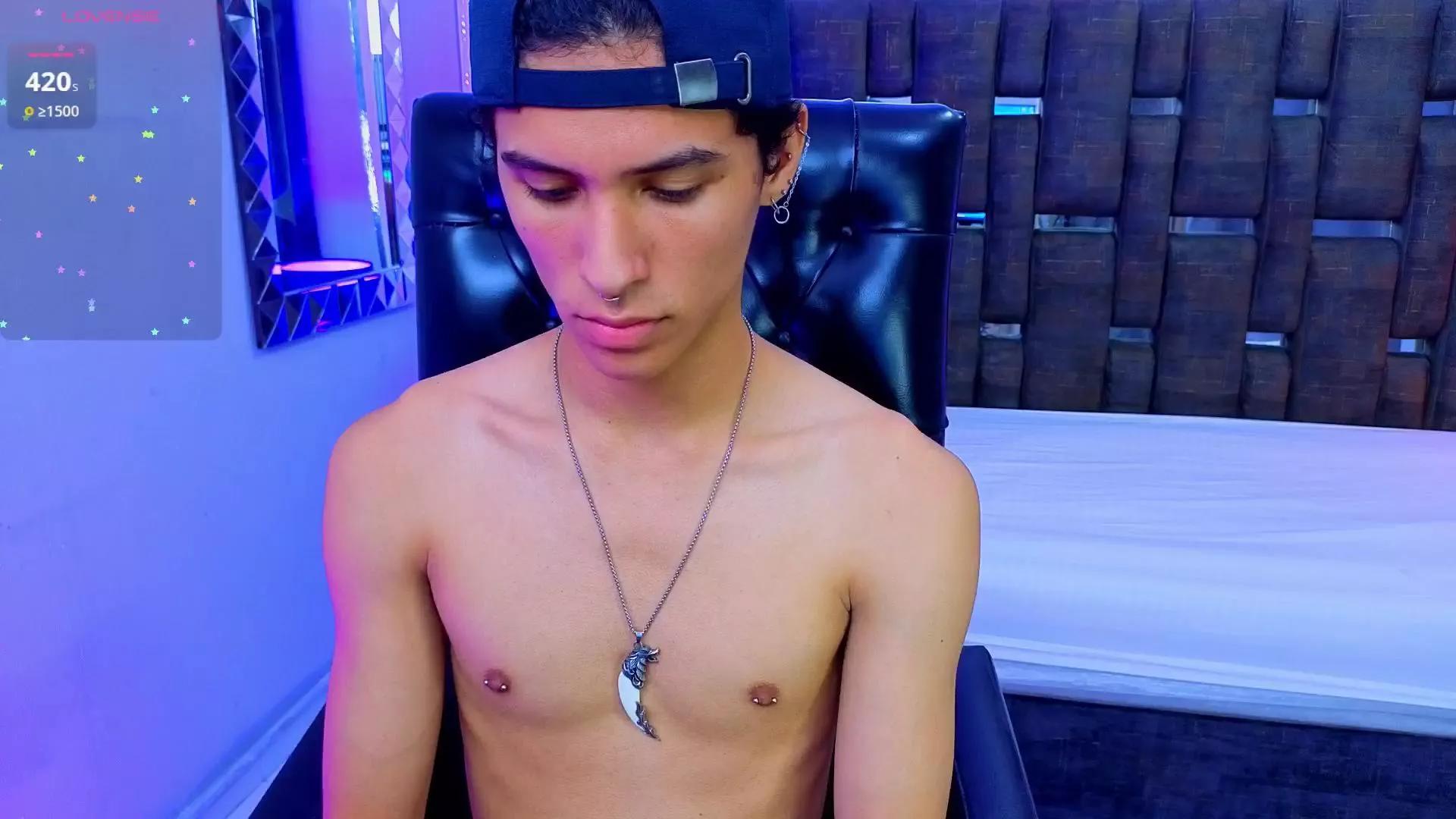 LouiRouse on Cam4 