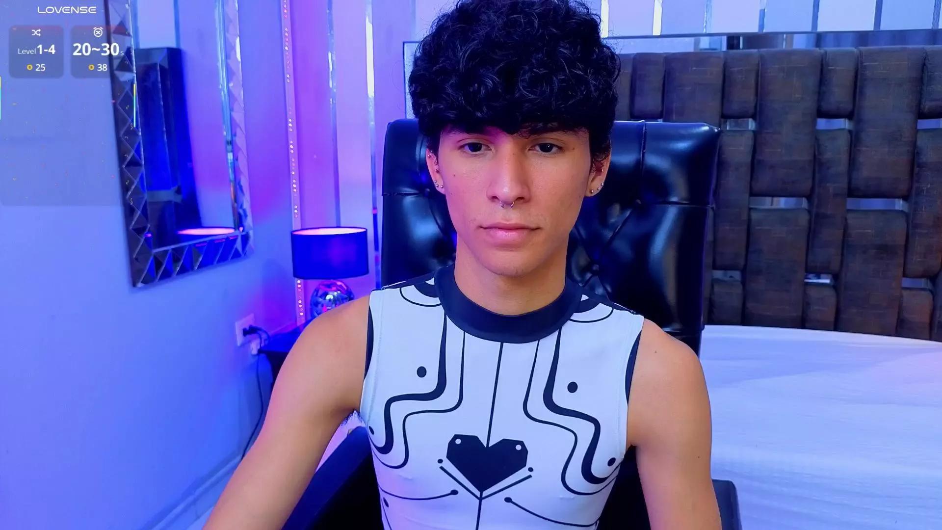LouiRouse on Cam4 