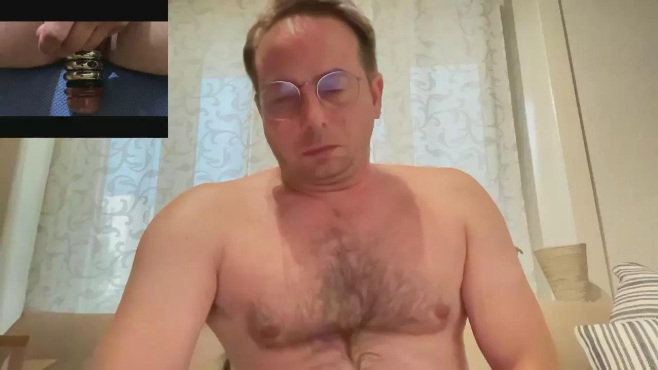 Lucaslave86 on Cam4 