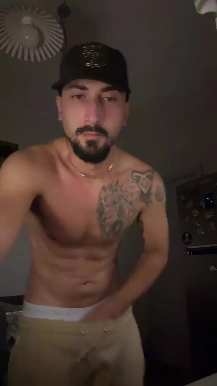 Luis199667 on Cam4 