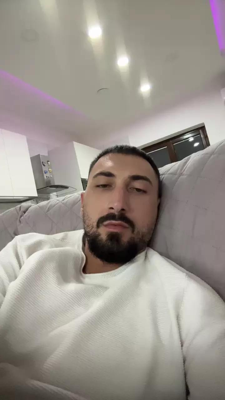 Luis199667 on Cam4 