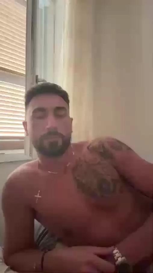 Luis199667 on Cam4 